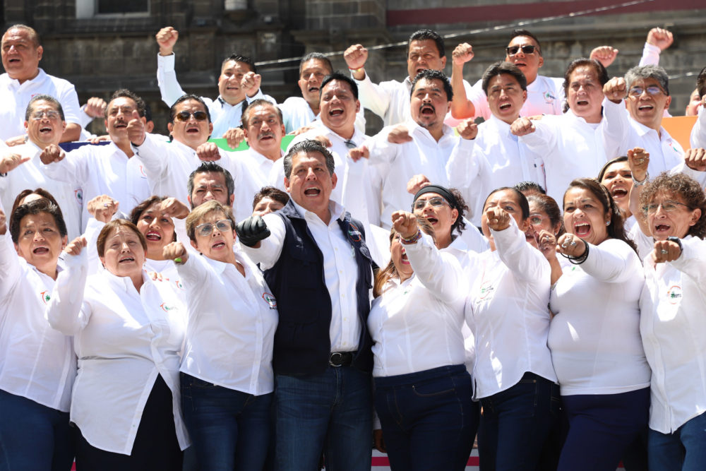 Automóviles, viviendas y hospitales exclusivos, son algunas promesas que aspirantes del SNTE Puebla han lanzado