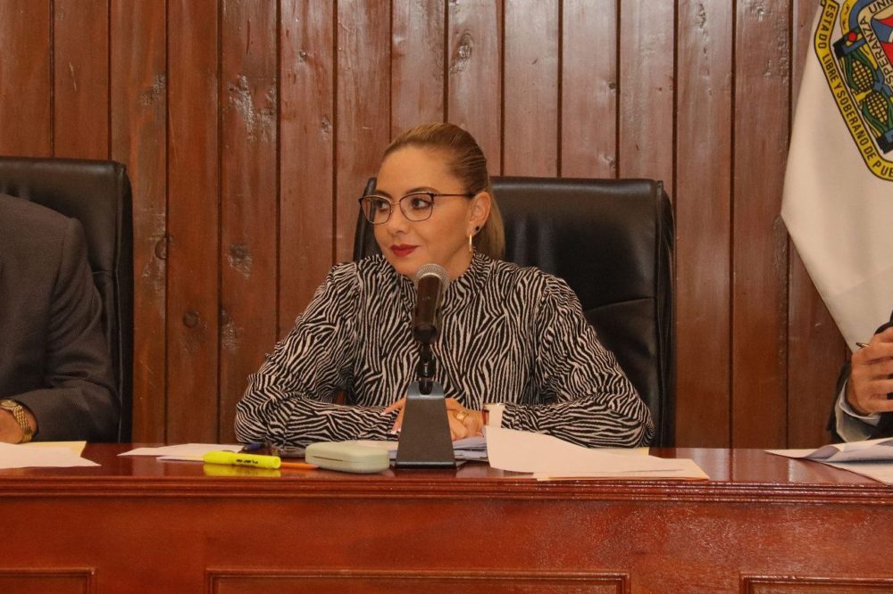Segundo vocero que le renuncia a Paola Angon