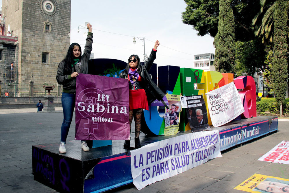 tendedero-de-denuncia-de-deudores-alimentarios-zocalo-de-puebla