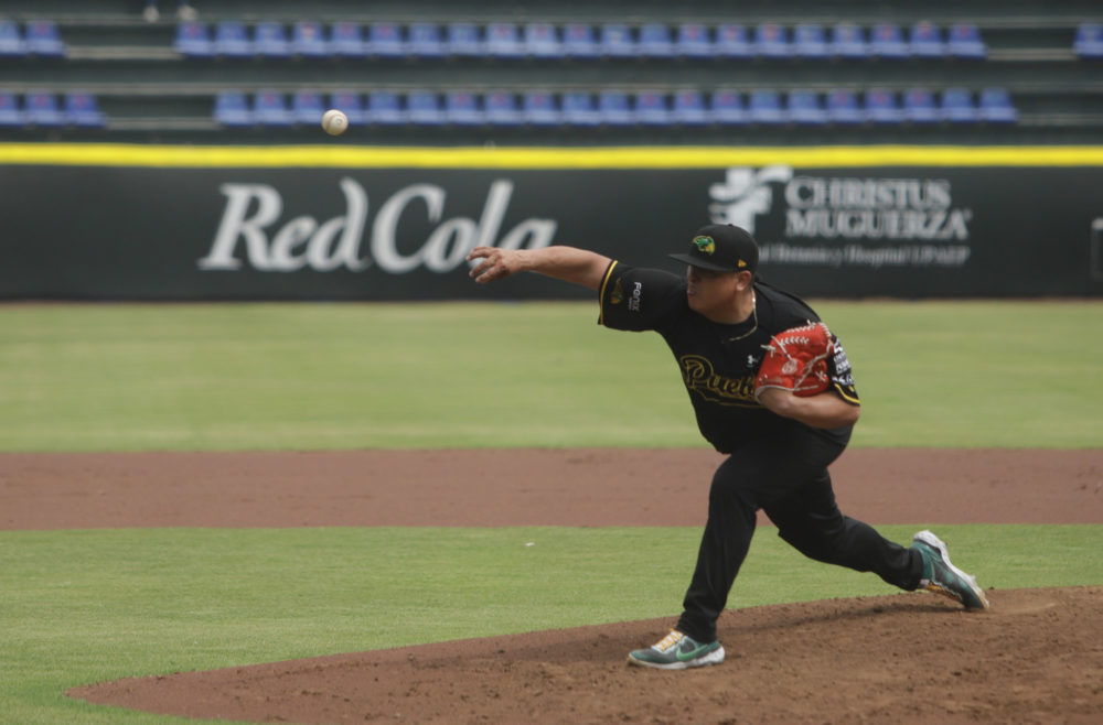 Suspenden el primer juego de Pericos de Puebla vs Leones de Yucatán por  caída de ceniza