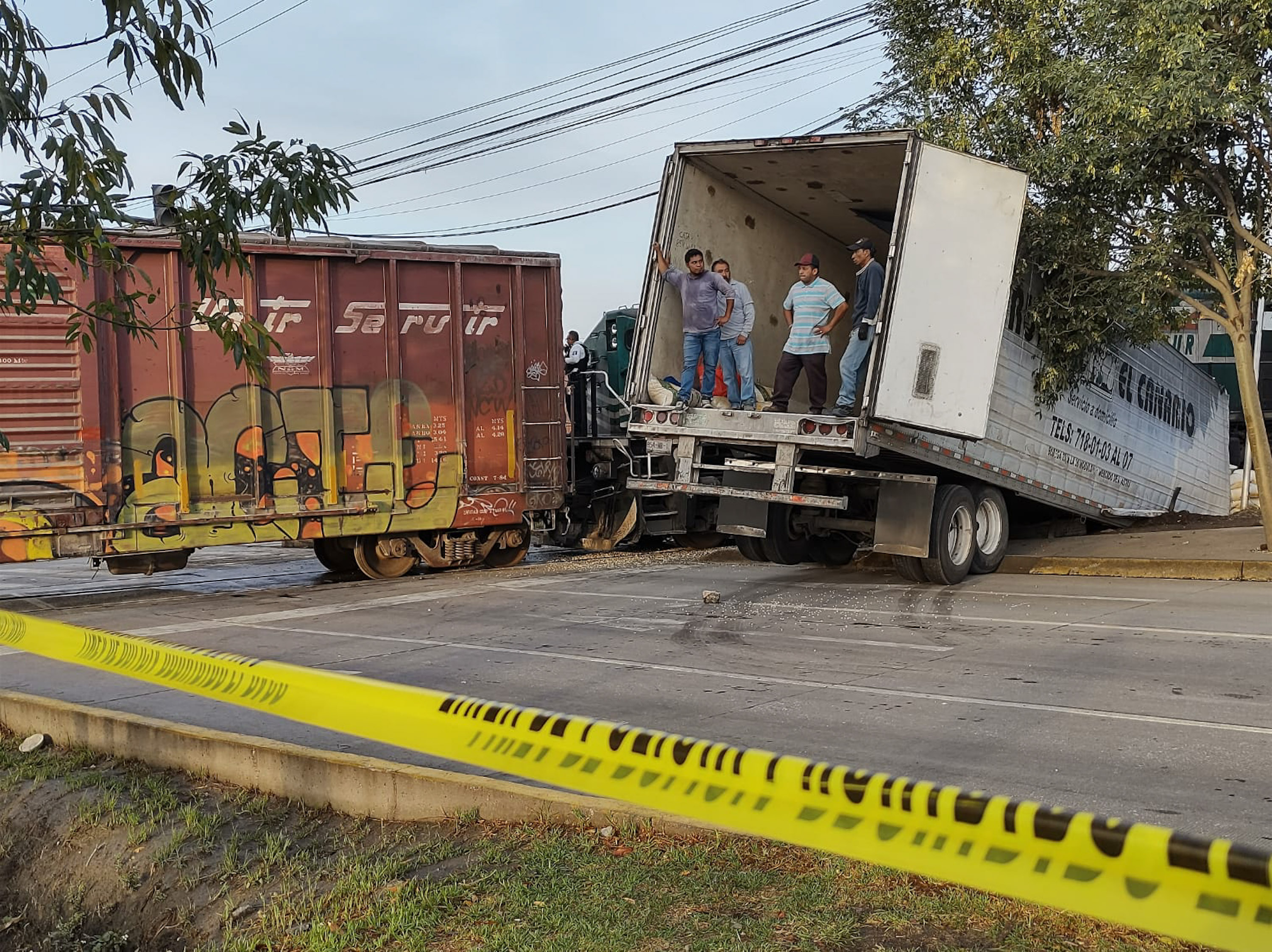 Choque de tren y tráiler