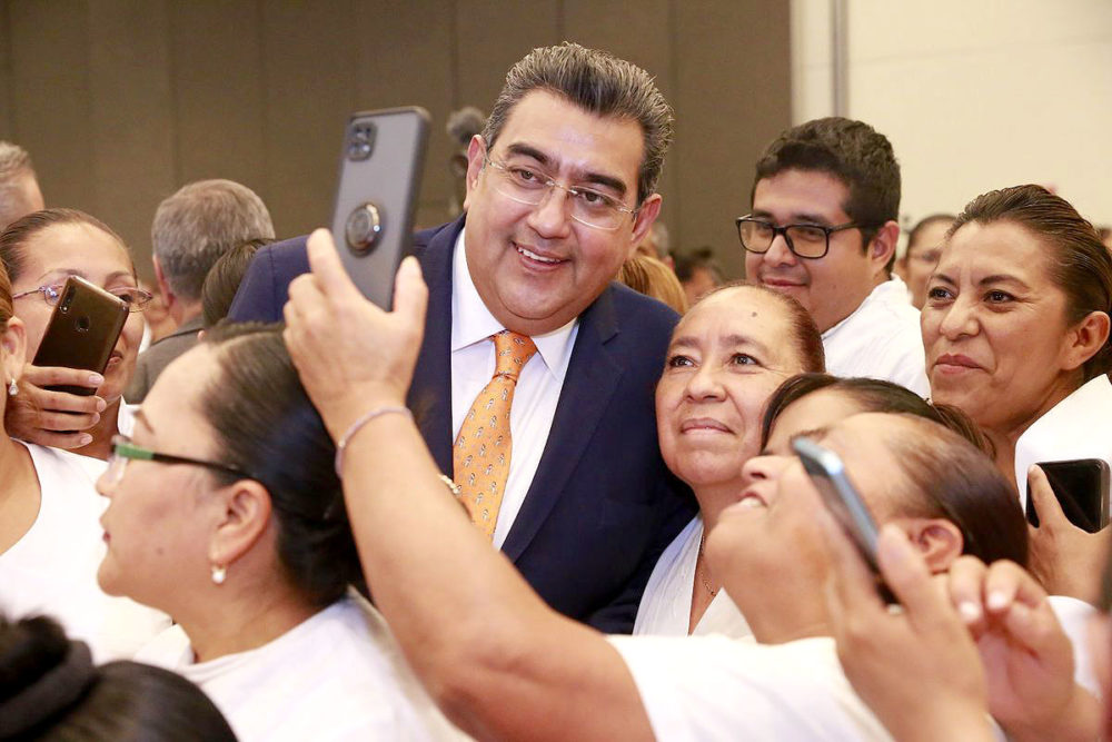 Enfermeras y enfermeros, fundamentales en el desarrollo de Puebla: Sergio Salomón Céspedes