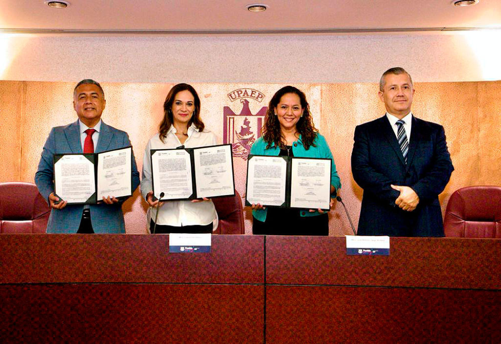 SMDIF Puebla y UPAEP firman convenio en favor del desarrollo personal de las familias