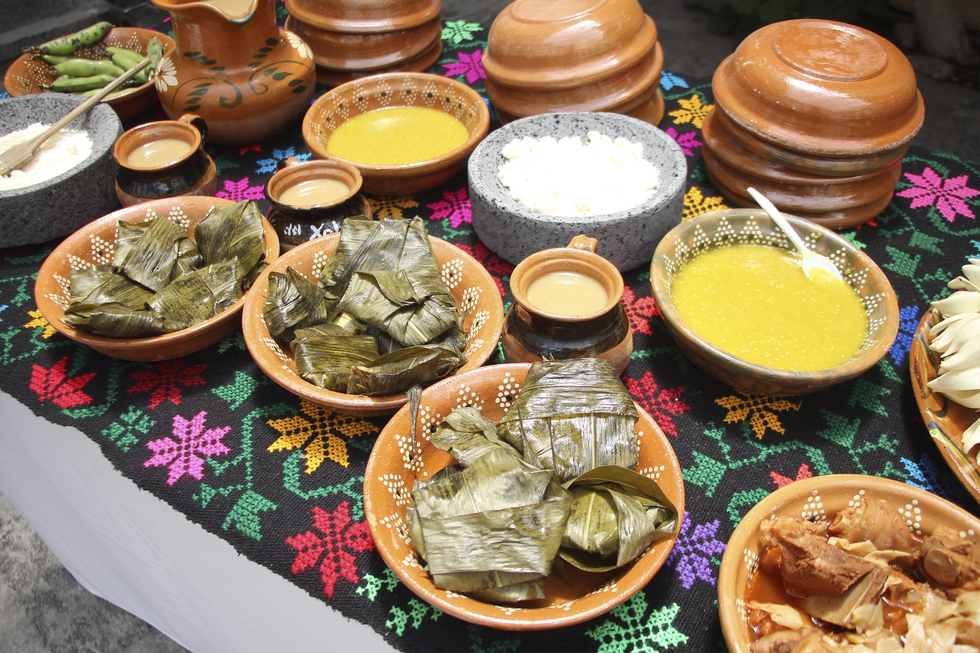 Invitan gobierno estatal y Chignautla al 2° Encuentro Regional de Artesanas y Artesanos