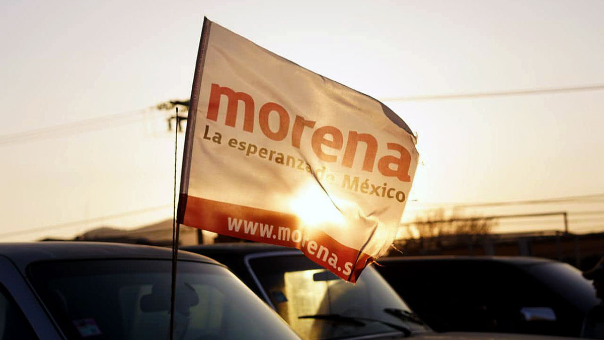 morena-bandera