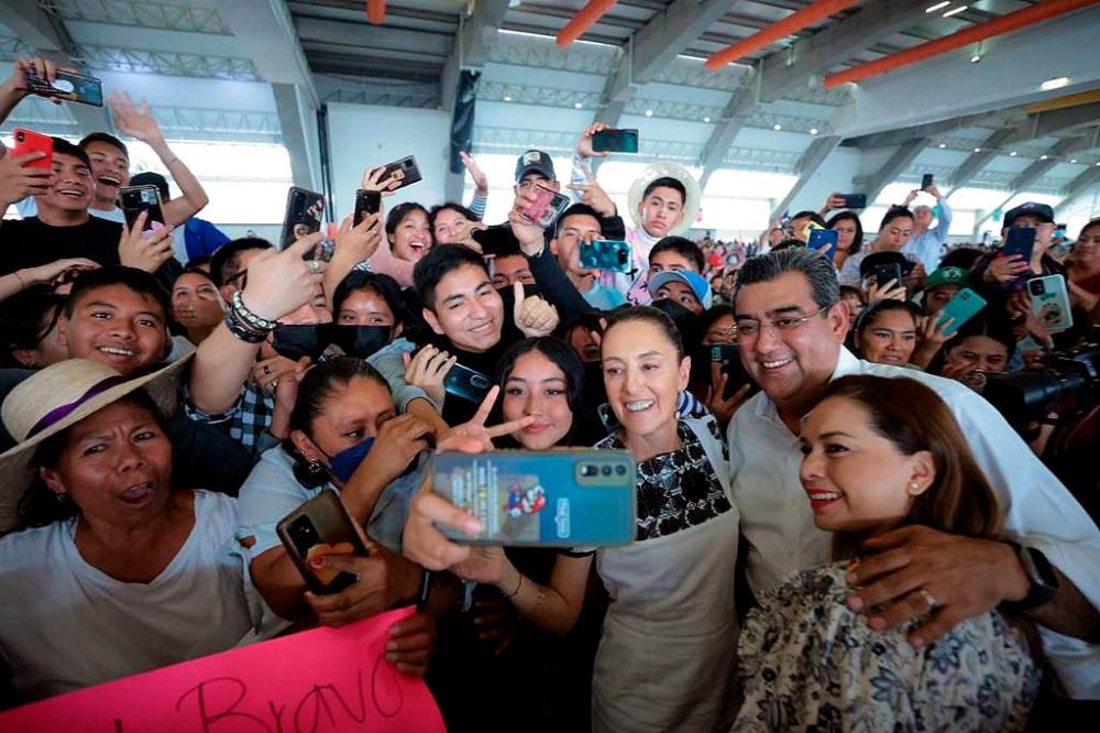 claudia-sheinbaum-foro-puebla-centro-expositor