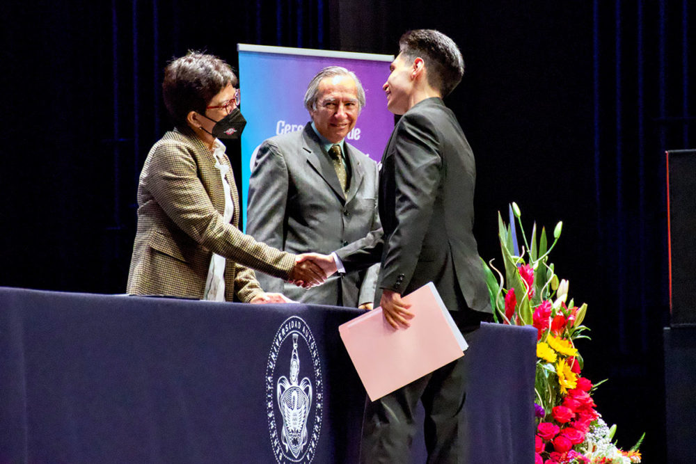 buap-graduacion-preparatoria-regional-simon-bolivar