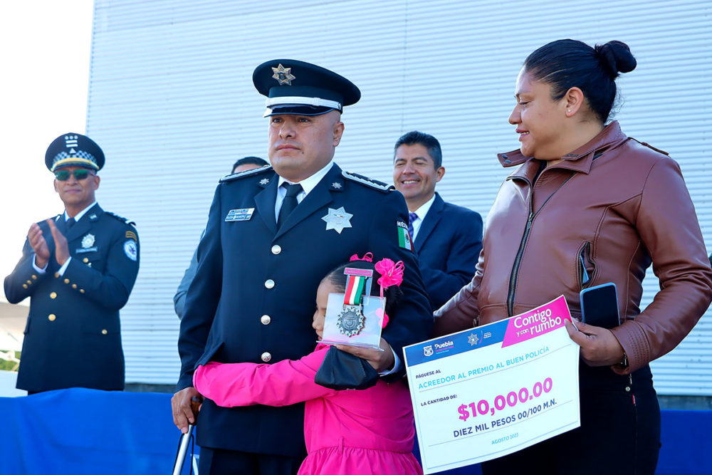 ayuntamiento-de-puebla-condecoraciones-policias