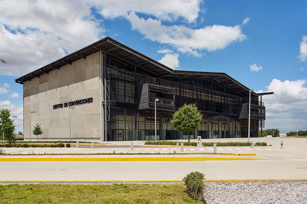 centro-de-convenciones-ciudad-modelo