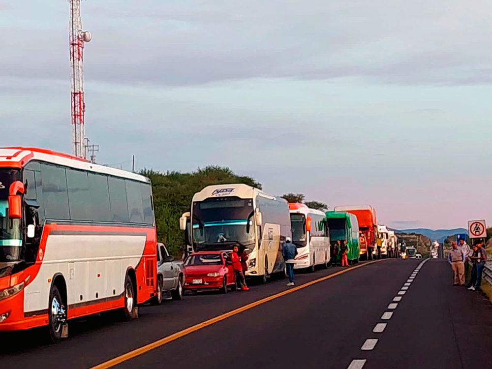 choque-bus-migrantes-cuacnopalan-oaxaca