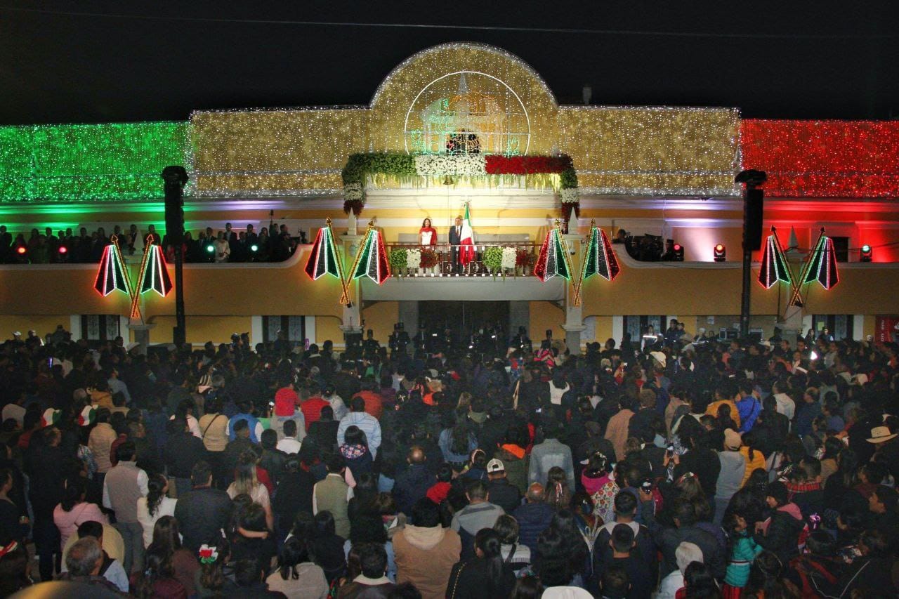 Encabeza Edmundo Tlatehui el grito de Independencia en San Andrés Cholula