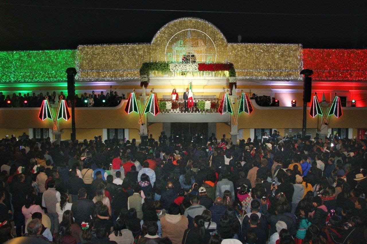 Encabeza Edmundo Tlatehui el grito de Independencia en San Andrés Cholula 