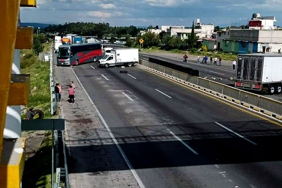 bloqueo-autopista-mexico-puebla-santa-rita-tlahuapan