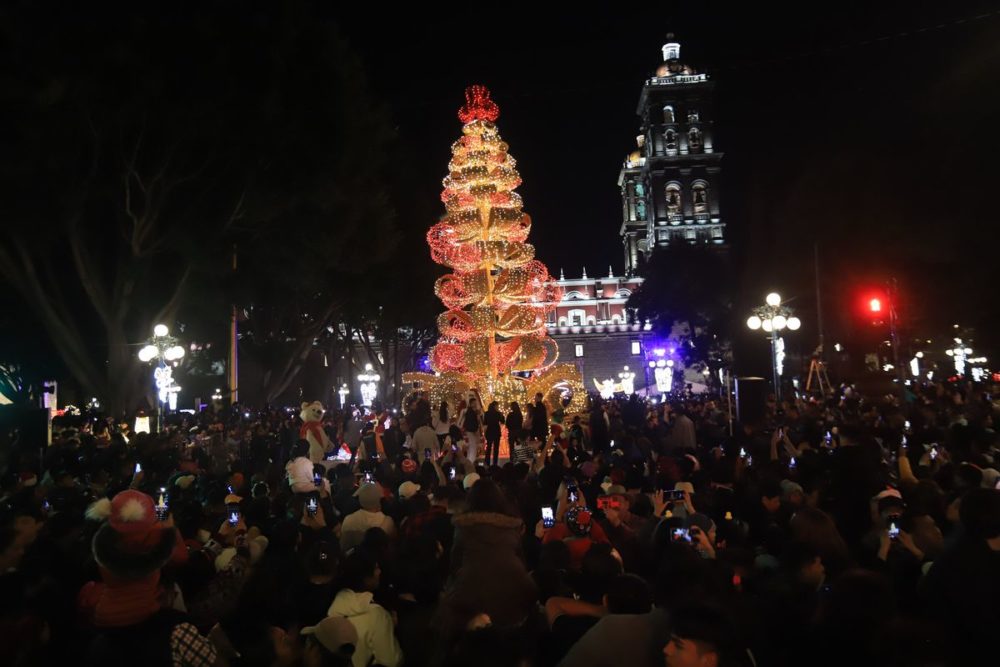 ayuntamiento-puebla-encendido-arbol-navidad