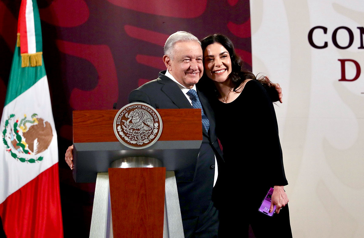 andres-manuel-lopez-obrador-ana-elizabeth-garcia-viclhis