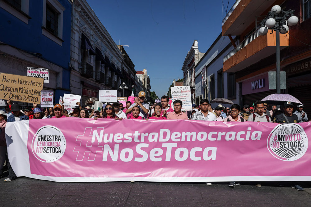 marcha-por-nuestra-democracia-pue