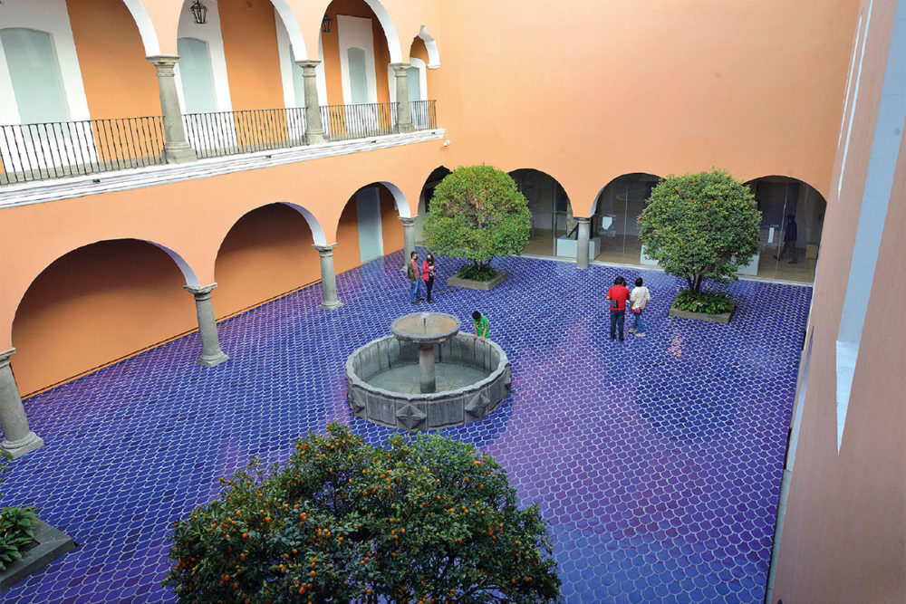 museo-amparo-patio-prehispanico