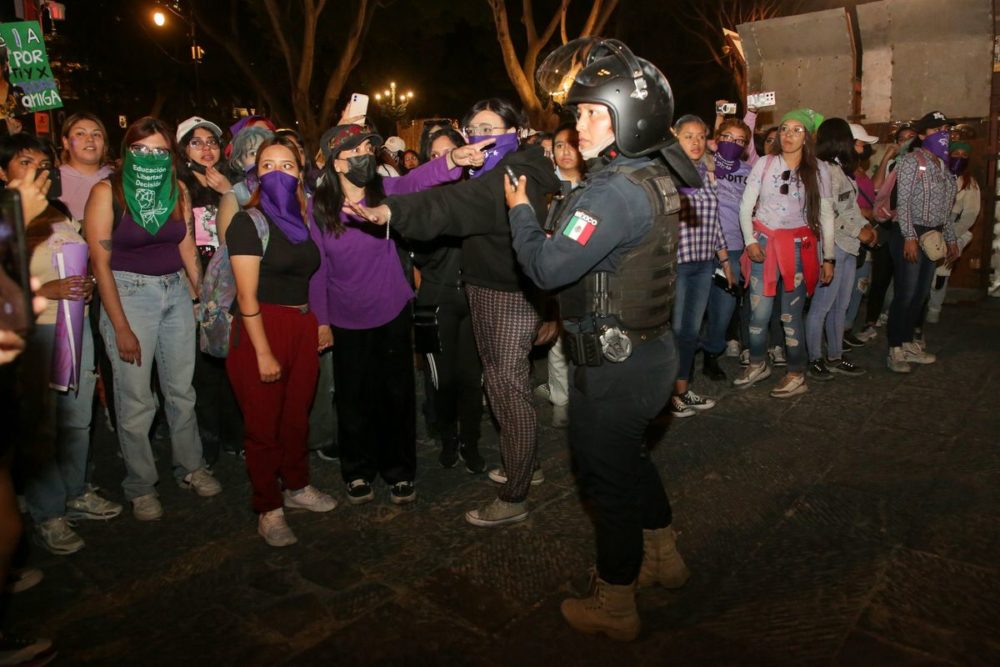 8m-marcha-palacio-municipal-pue