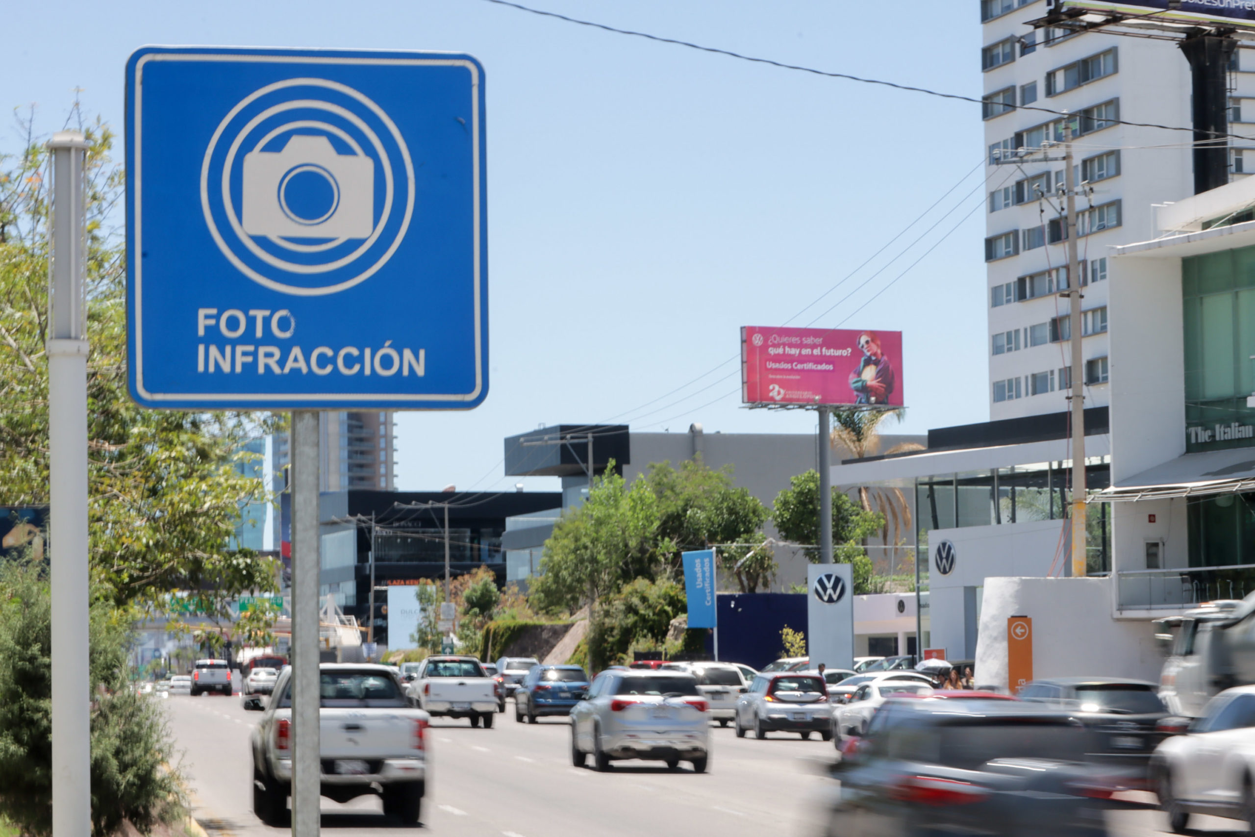 Puebla cerró con 300 mil fotomultas; Finanzas anuncia descuentos en el pago de control vehicular