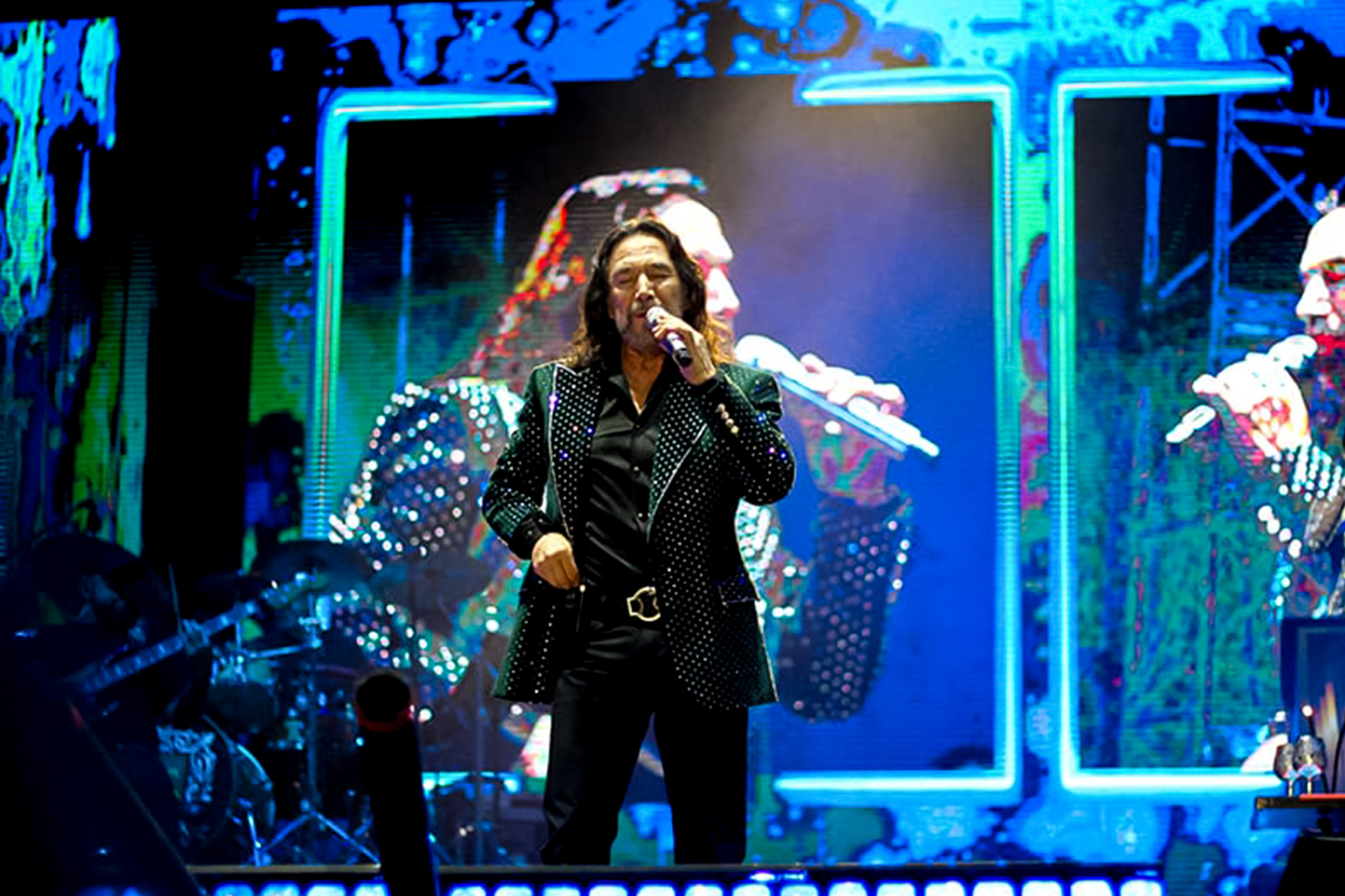 Marco Antonio Solís, "El Buki"