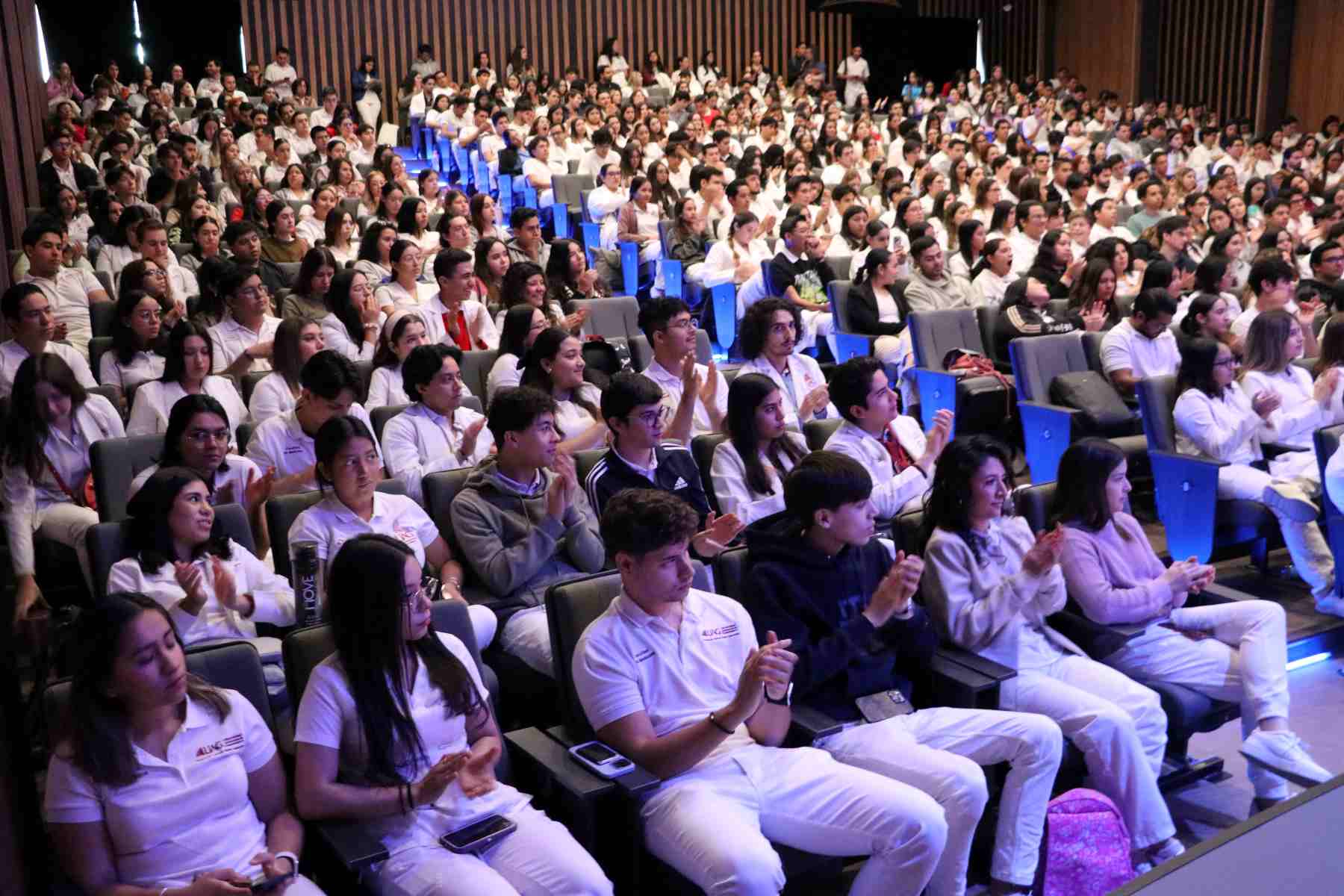 Promueve UAG la investigación entre alumnos de Ciencias de la Salud