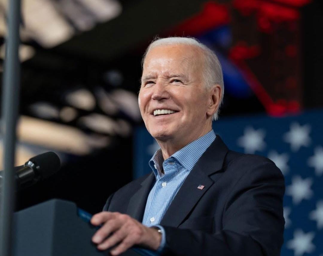 Biden firma ley que podría restringir TikTok en EE. UU. a pesar de usar la app en campaña