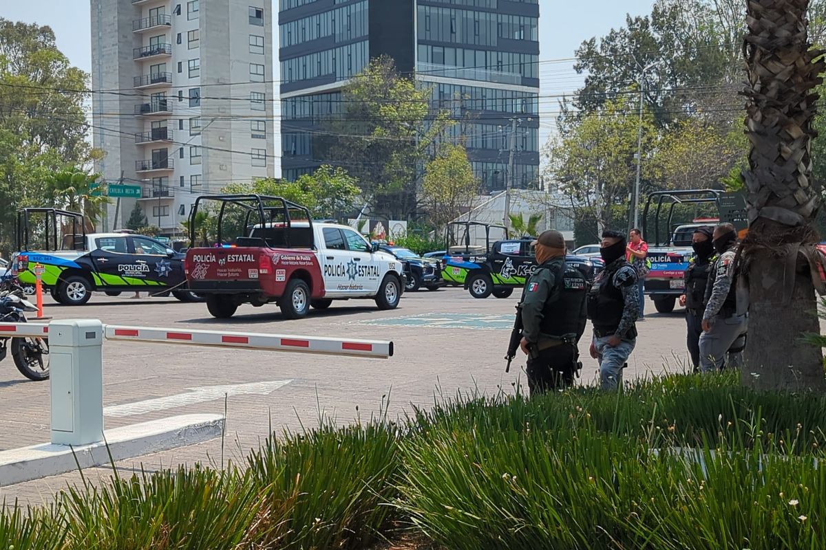 centro-mayor-hombre-armado