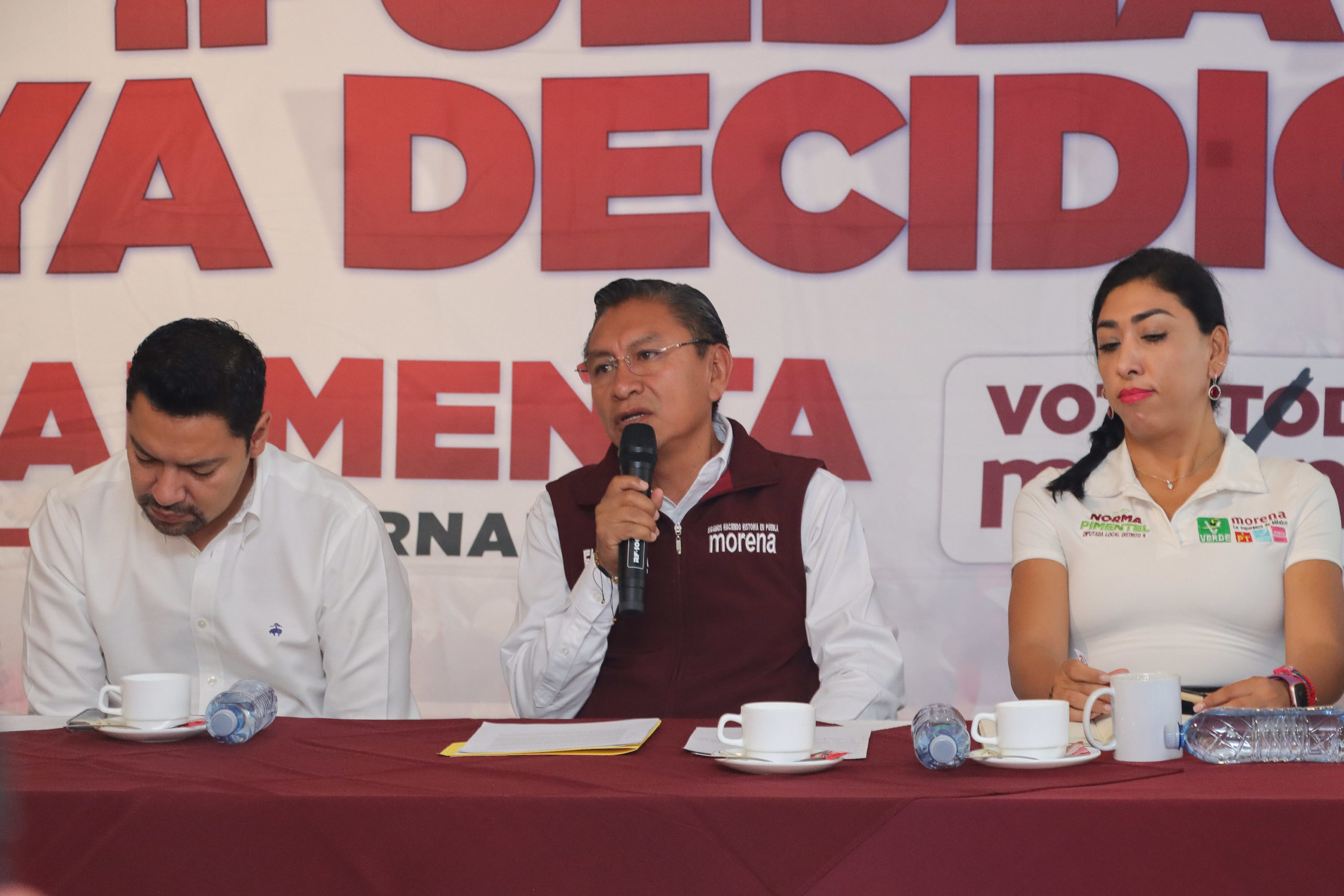 Candidato de Morena presenta denuncia ante Fiscalía por presunta entrega ilegal de despensas