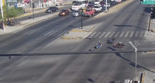 Choque entre motocicletas deja tres personas lesionadas