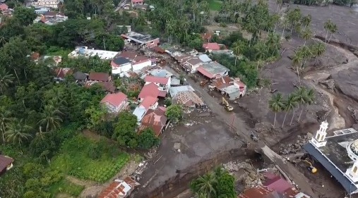 Tragedia en Indonesia: 43 Fallecidos por inundaciones y lava fría volcánica