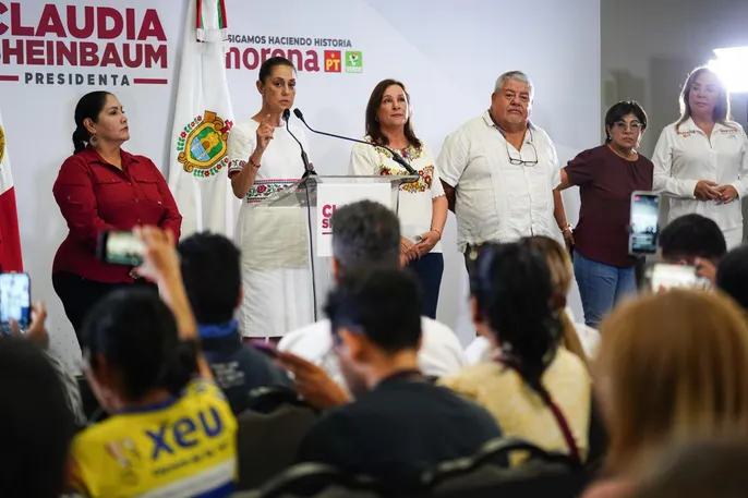 Claudia Sheinbaum celebra su triunfo en el Simulacro Electoral Universitario