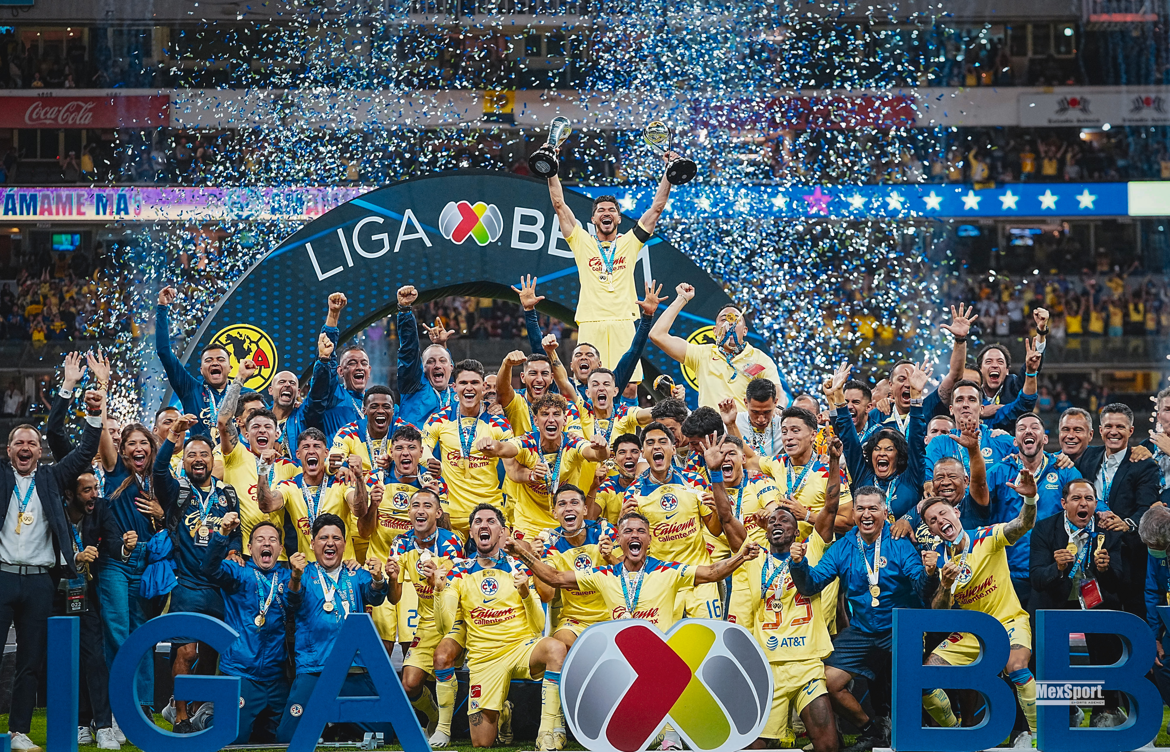 Con ayuda del árbitro, América es bicampeón