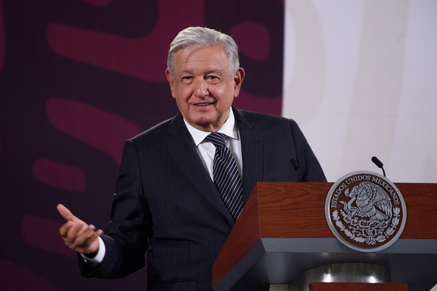 AMLO - Maestros