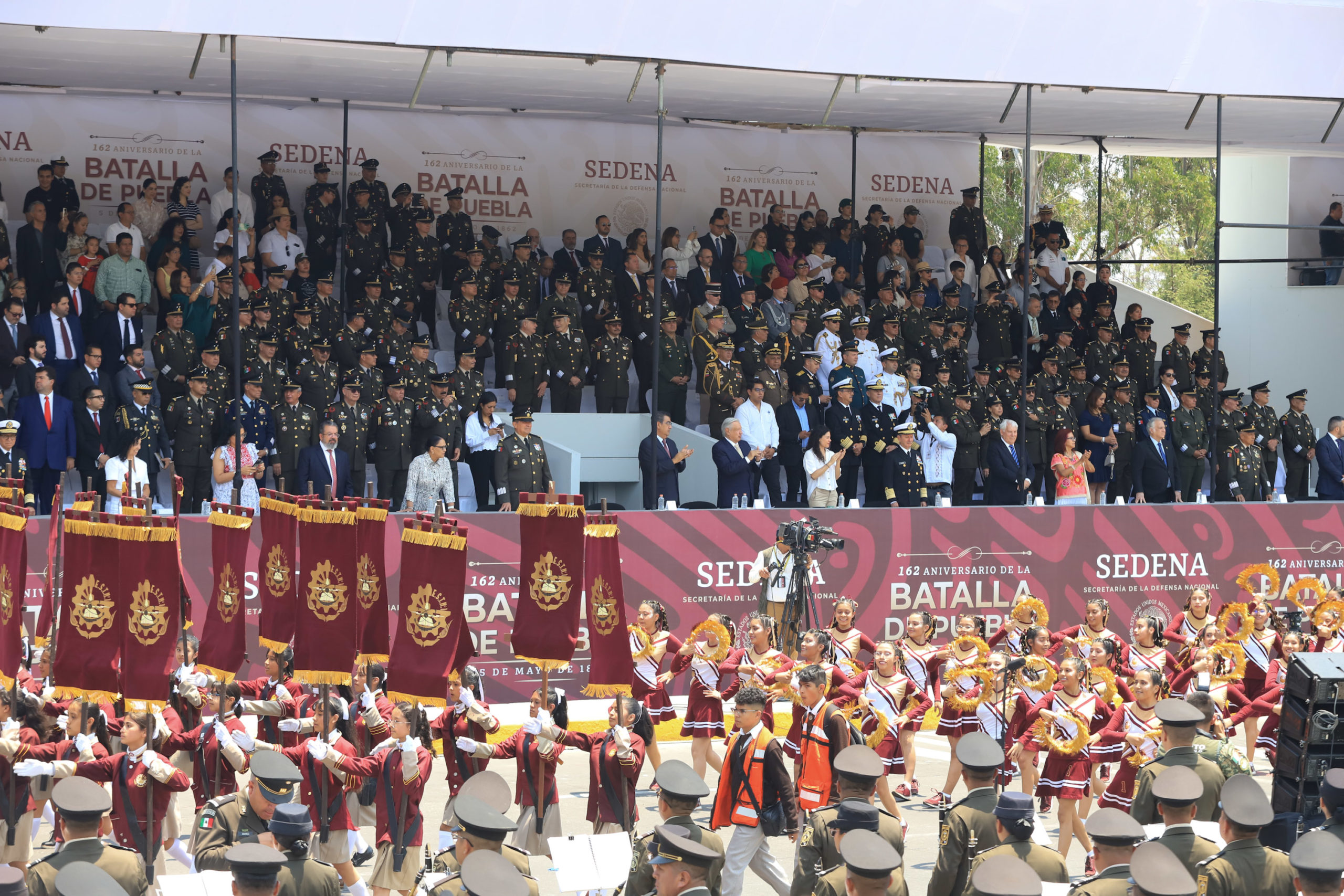 Elegancia, gallardía y disciplina predominaron en el Desfile Cívico Militar por la Batalla del 5 de mayo