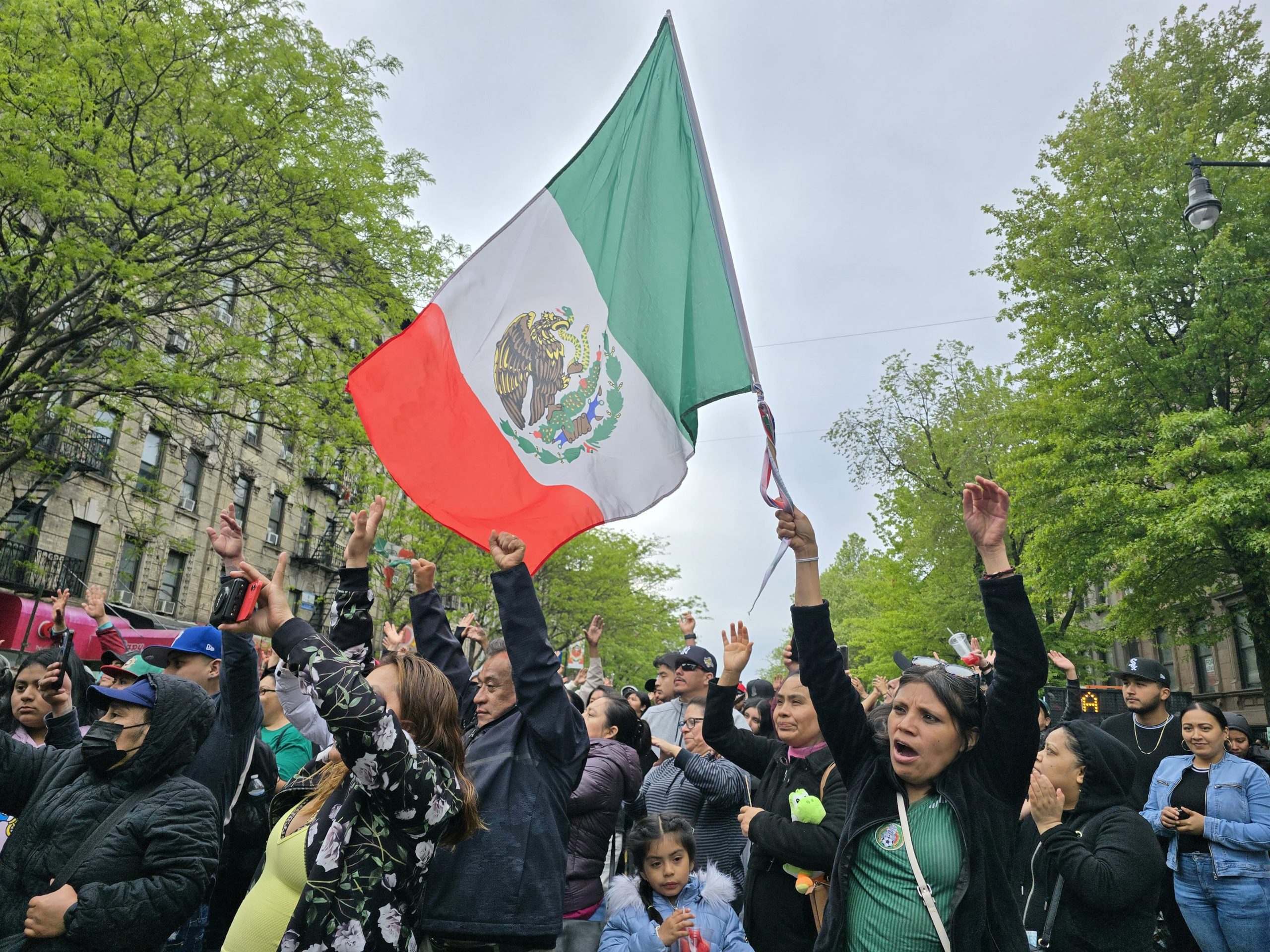 Comunidad migrante de Puebla en Nueva York expresa su apoyo a Armenta, en el marco del 5 de Mayo