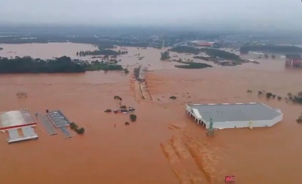 Inundaciones en Brasil: 31 muertos y 74 desaparecidos en catástrofe histórica