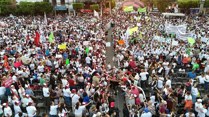 Claudia Sheinbaum arranca su último mes de campaña junto a 180 mil personas de cuatro estados de la República