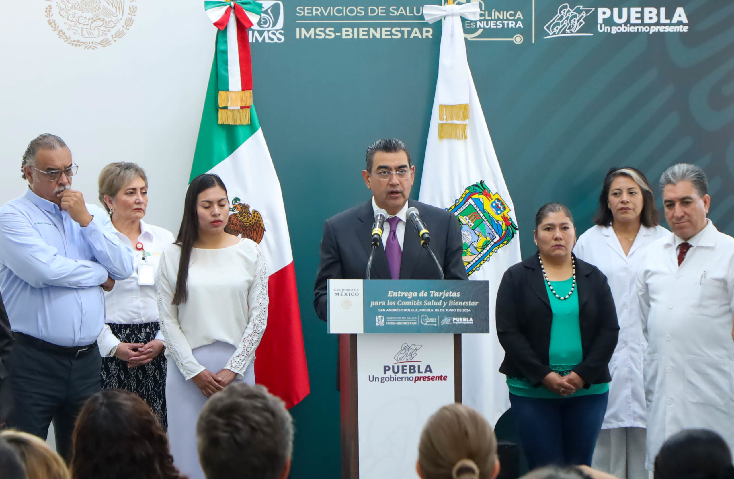 Gobernador Sergio Salomón entrega 429 MDP a clínicas del IMSS-Bienestar en Puebla