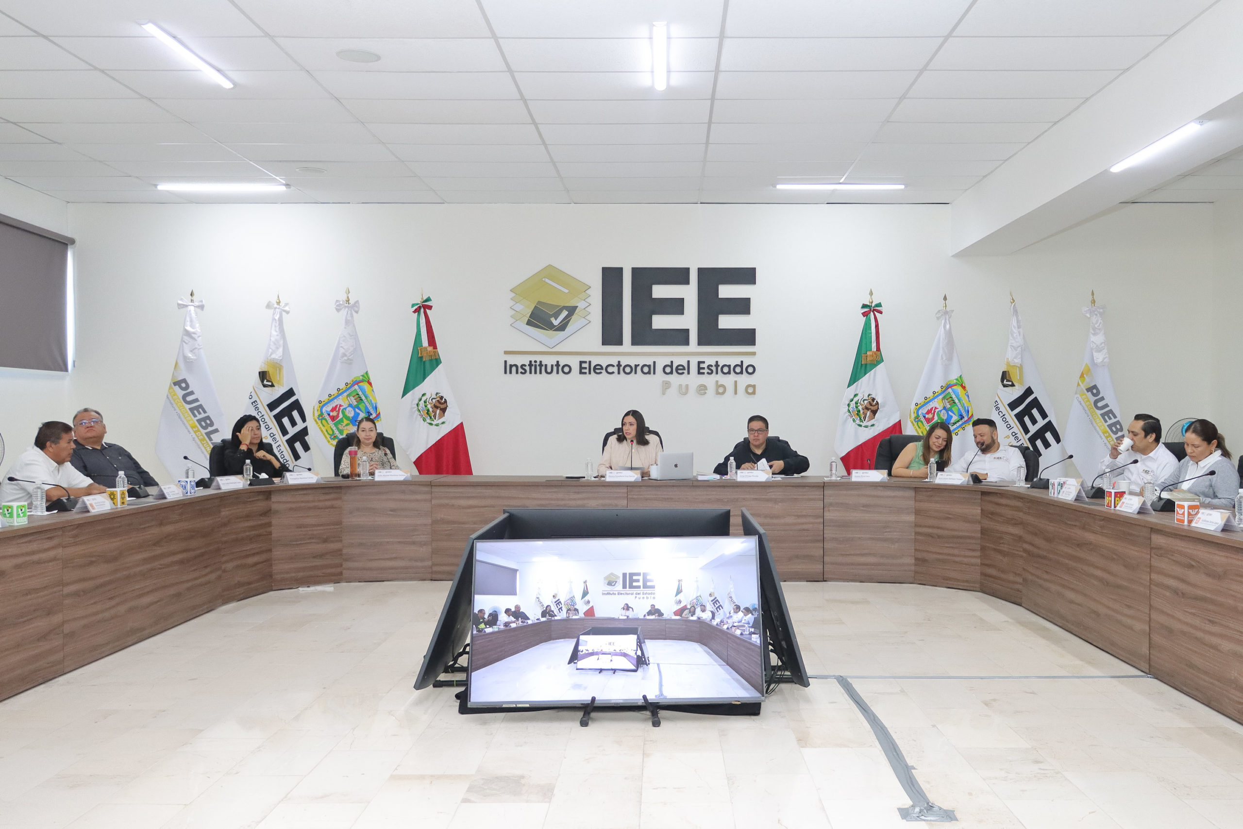 Movimiento Ciudadano y un grupo de ciudadanos piden remoción de los siete consejeros del IEE