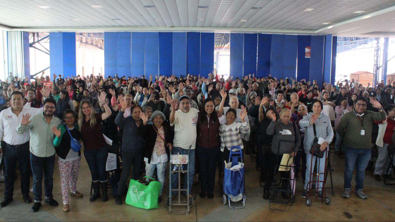 Entrega de apoyos alimentarios en Atlixco