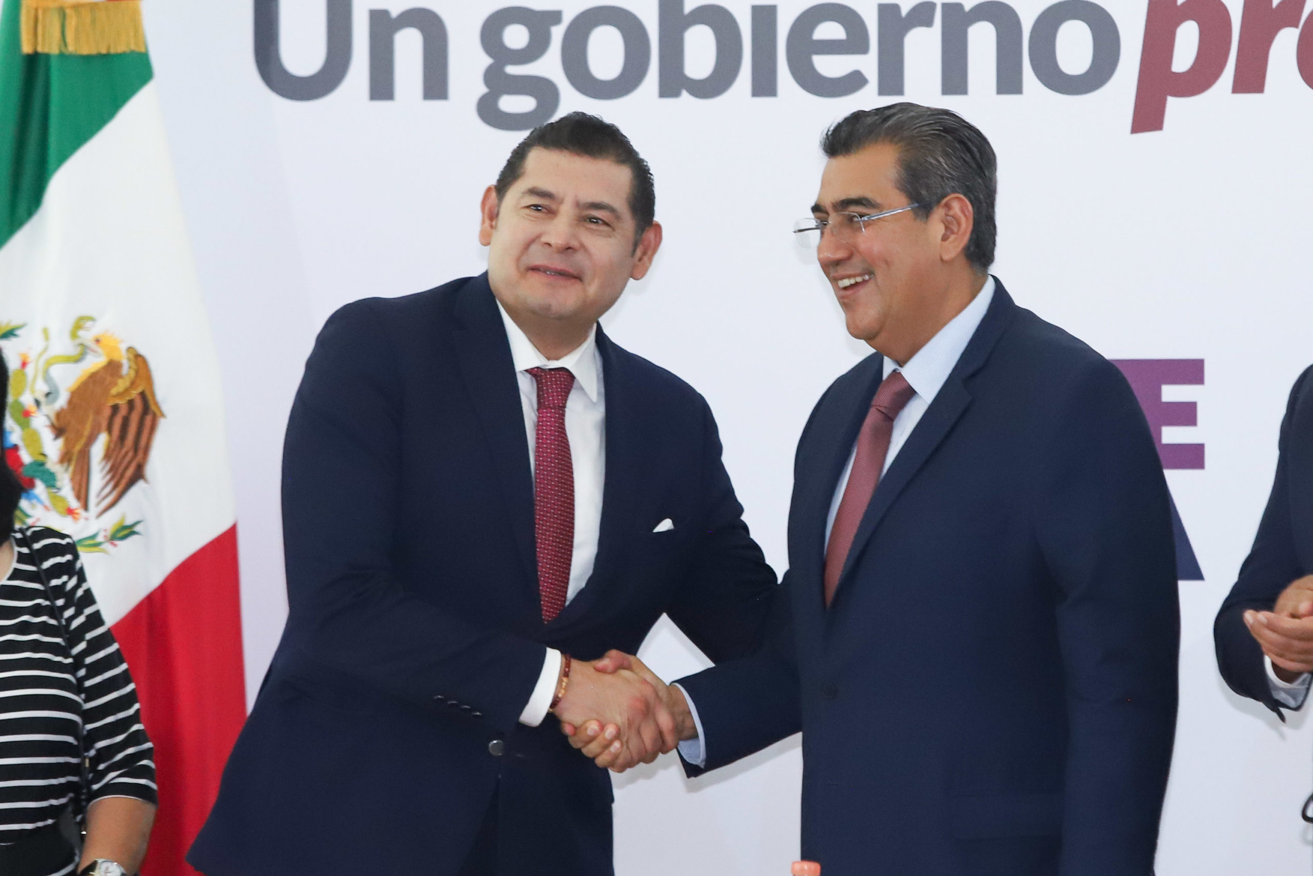 Inicia transición en Puebla; Armenta y Céspedes acuerdan priorizar seguridad