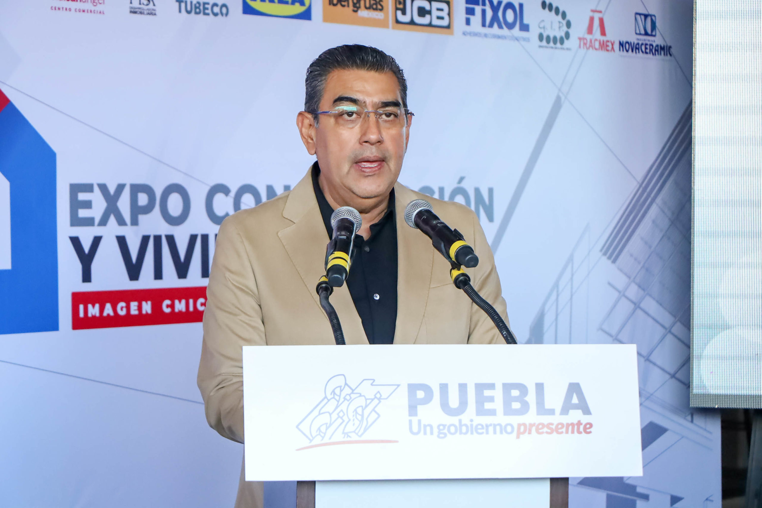 Gobernador de Puebla niega "hoyo financiero" tras inversión en Fóndika S.A. de C.V.
