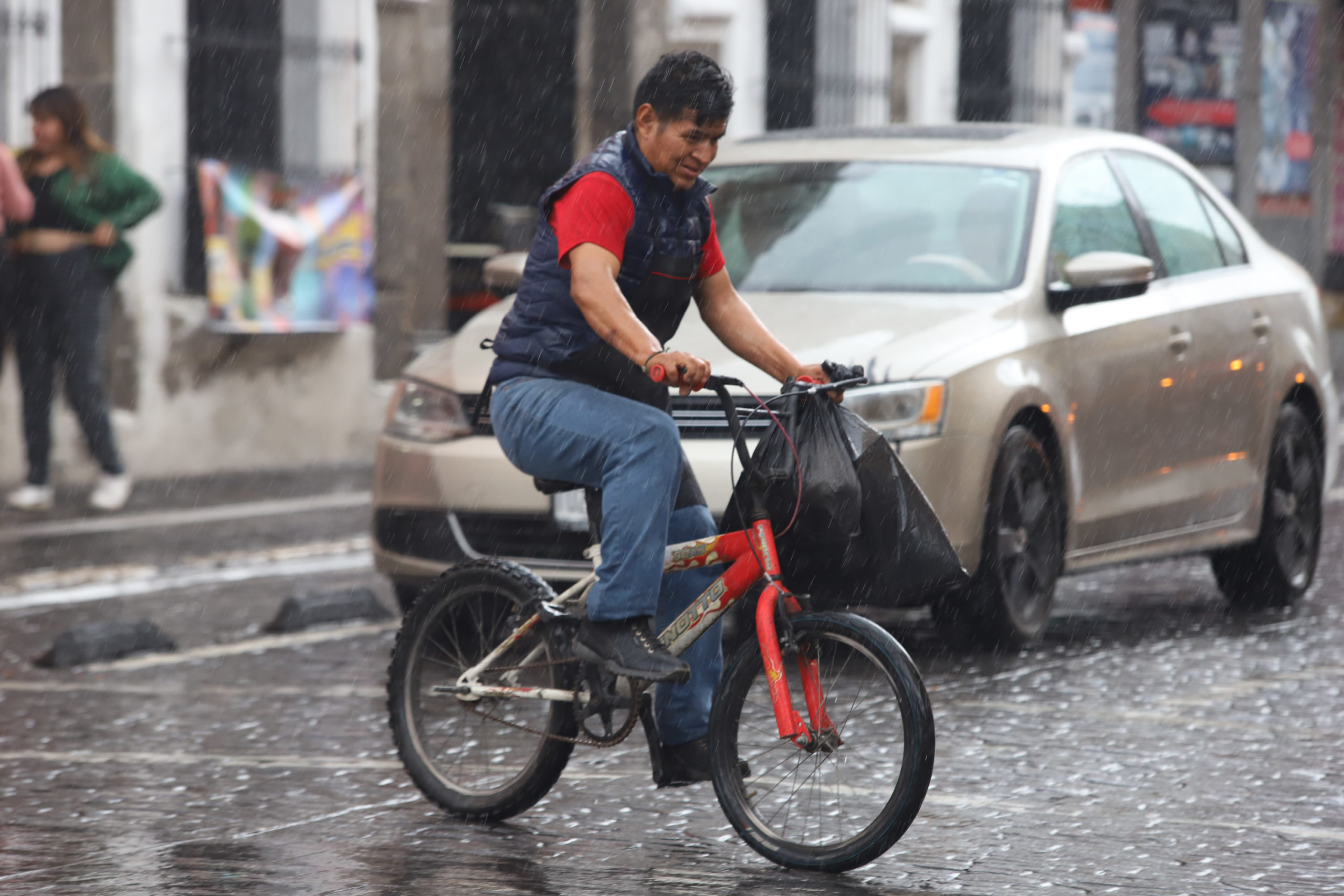 Fuerte lluvia en Puebla