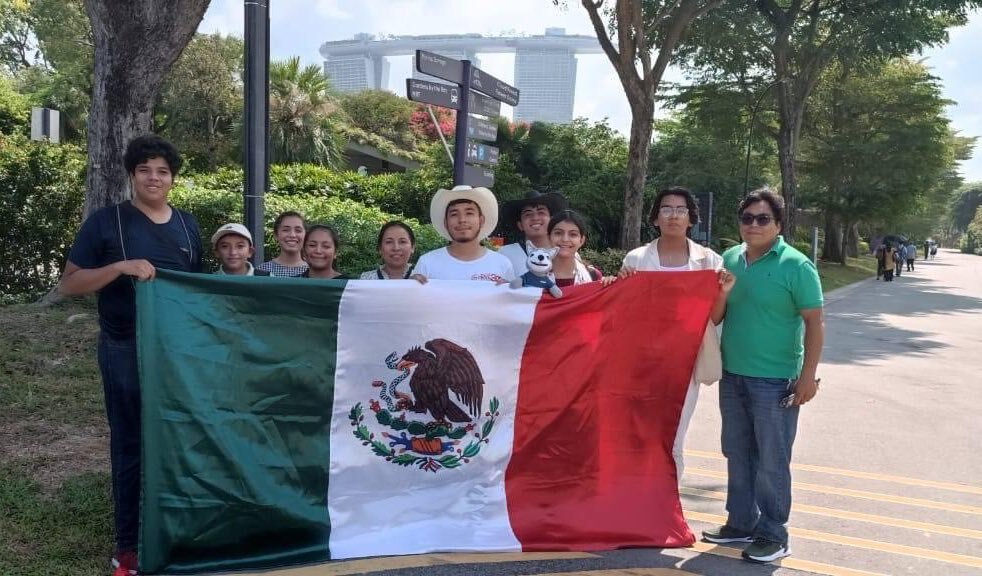 Gobernador de Puebla celebra triunfo de estudiantes poblanos en la Olimpiada Internacional de Matemáticas en Singapur