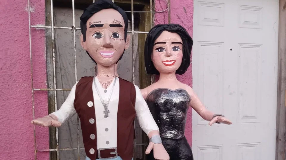 Ángela Aguilar amenaza con demandar a Piñatería Ramírez por controversial piñata