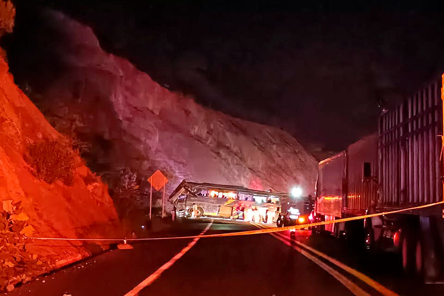 volcadura-bus-autopista-cuacnopalan-oaxaca