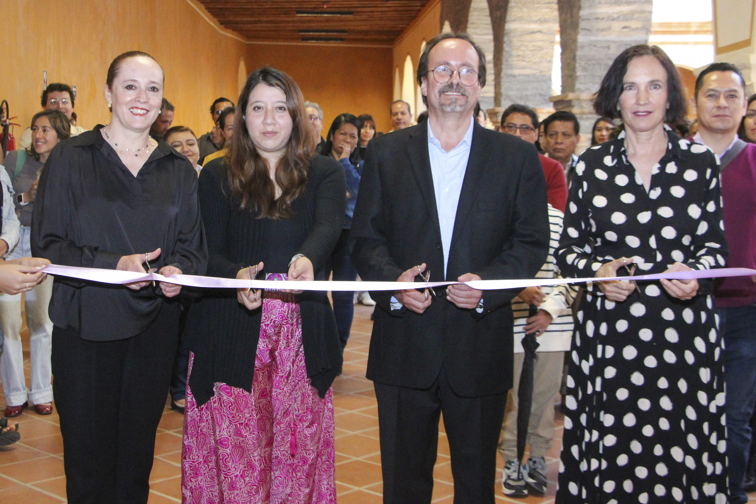 Secretaría de Cultura instala la exposición "Lo Cotidiano Invisible" en el Centro Cultural "San Roque"