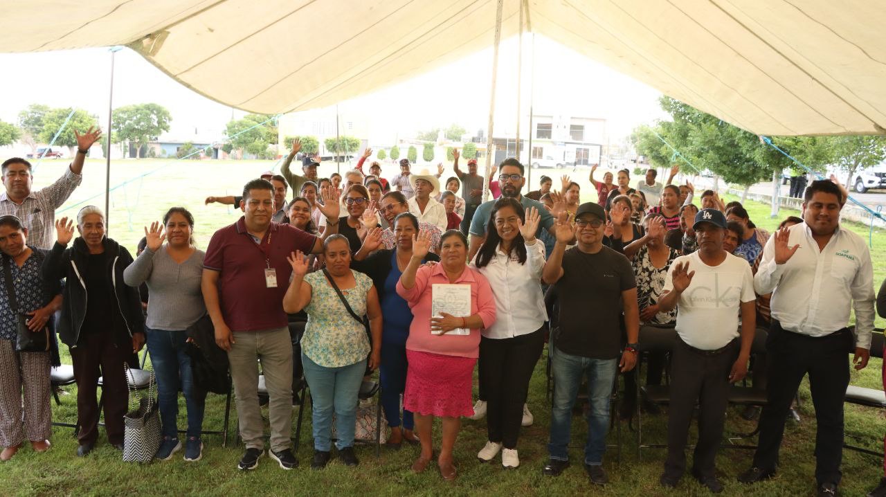 Entrega de calentadores solares en Atlixco