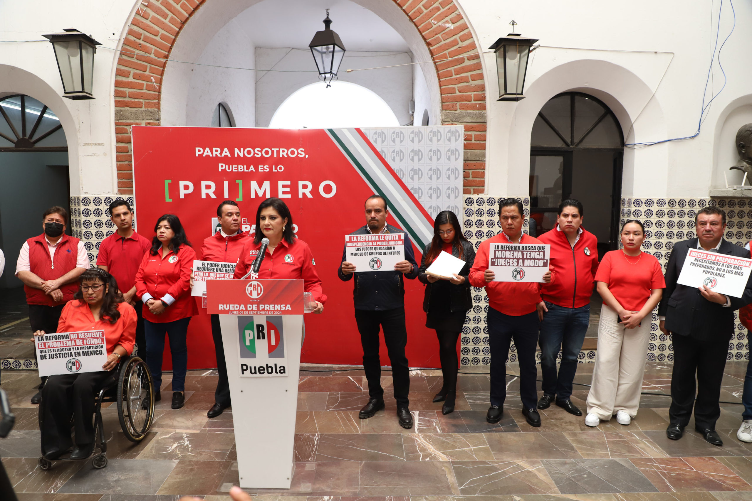 Rueda de prensa del Partido Revolucionario Institucional en Puebla