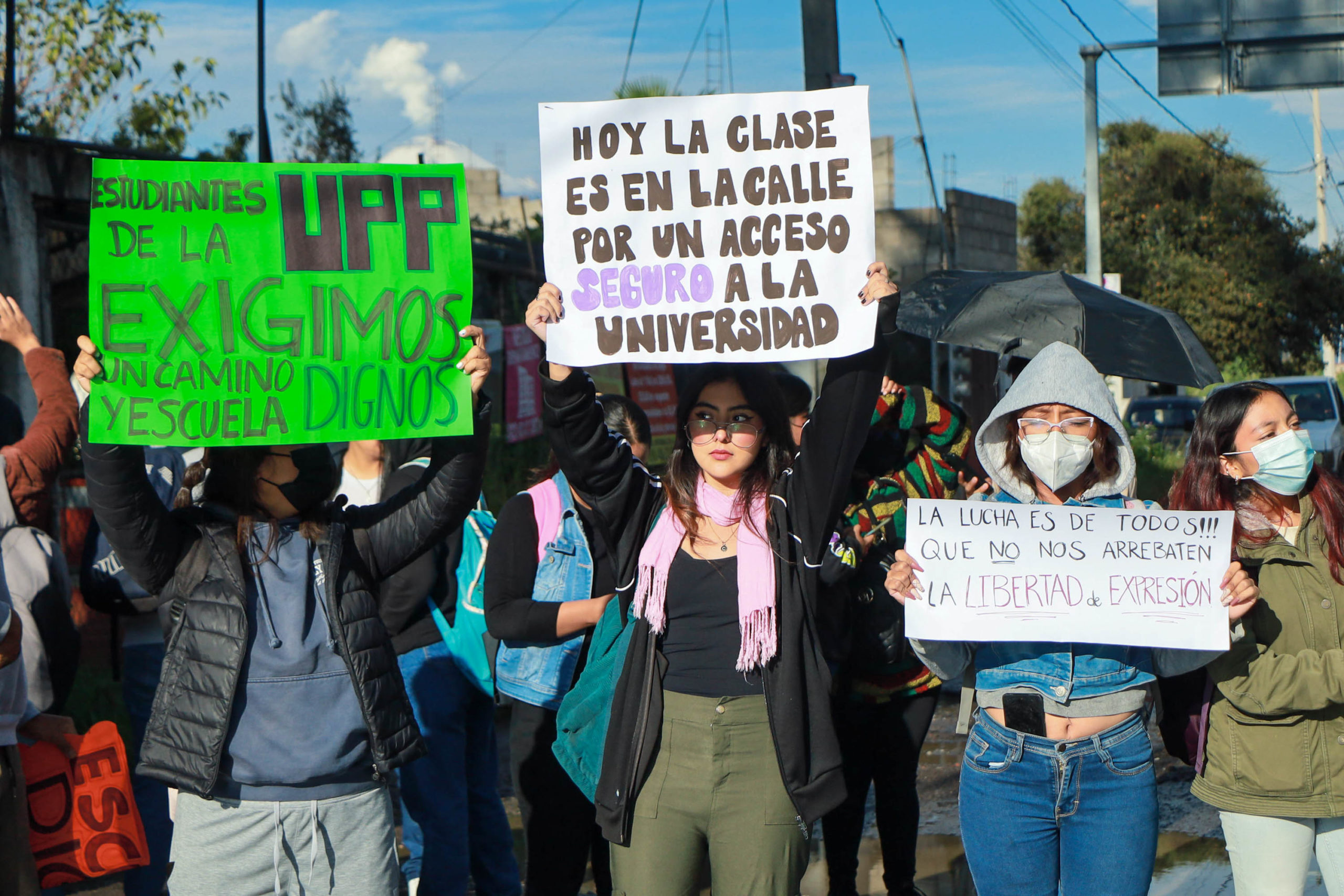 Estudiantes de la UPP bloquean acceso a Cuanalá y exigen vialidades dignas